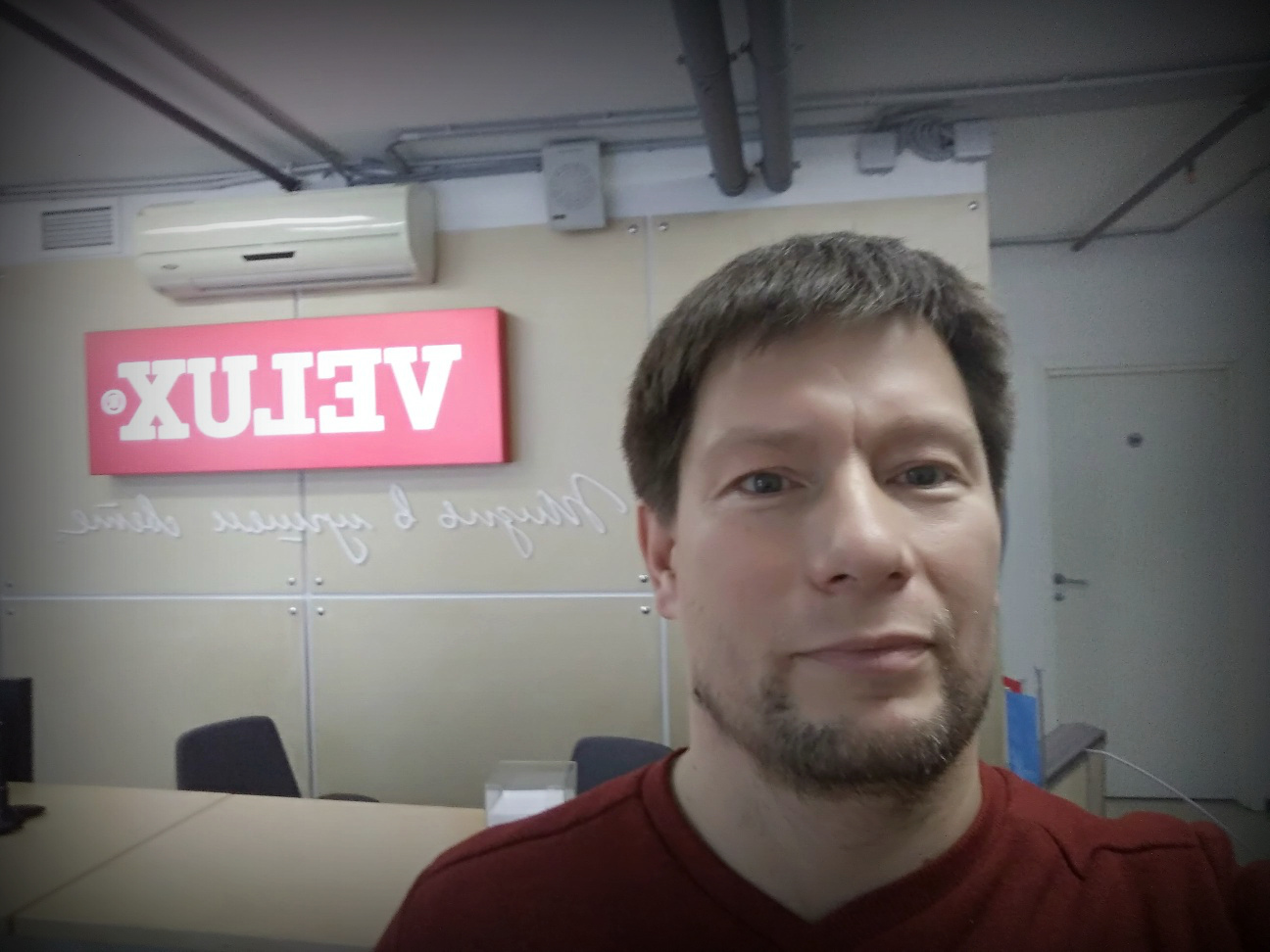 установка монтаж мансардных окон velux